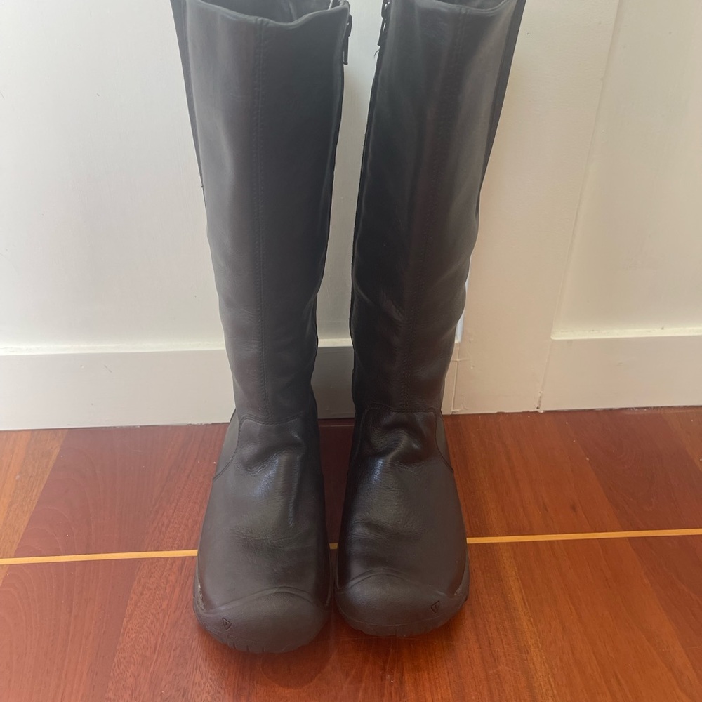 Women's Keen Silverton Black Leather Boots